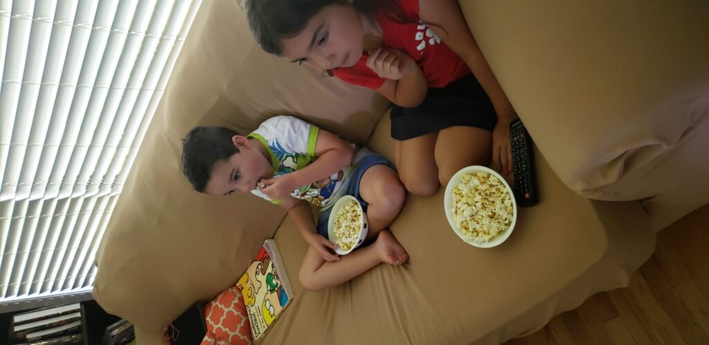 kids eating popcorn