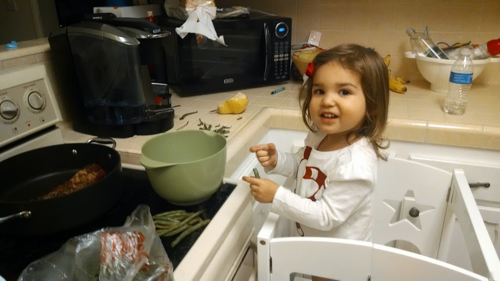 toddler snapping green beans