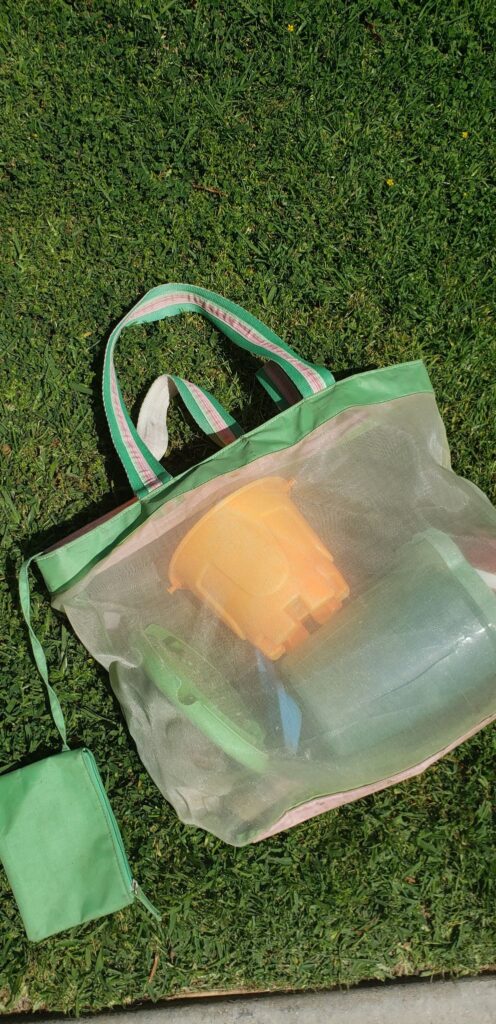 store sand toys in a mesh bag