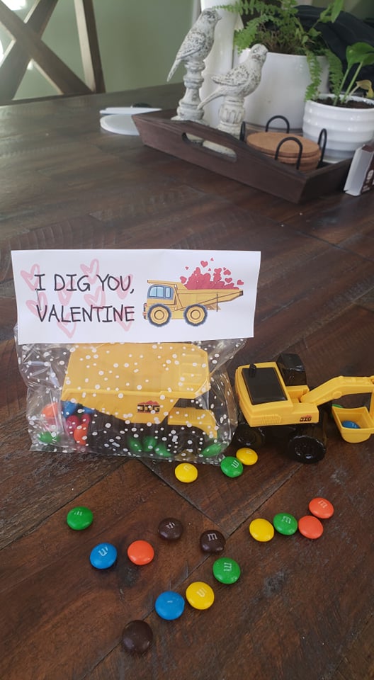 assembled construction valentine bags